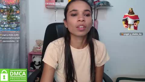 Snapshot of samanthaa_queen chatting on 01/07/25, 04:27 sam online show from 01/07/25, 04:27