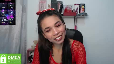 Snapshot of samanthaa_queen chatting on 02/14/25, 11:21 sam online show from 02/14/25, 11:21