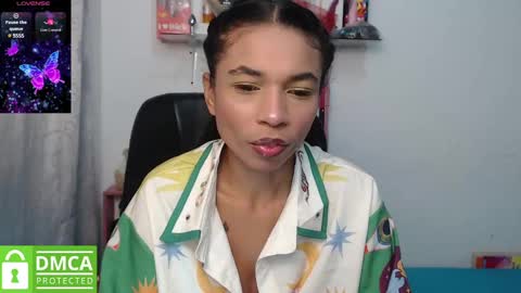 Snapshot of samanthaa_queen chatting on 02/20/25, 10:37 sam online show from 02/20/25, 10:37