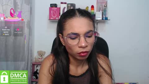 Snapshot of samanthaa_queen chatting on 09/09/25, 11:54 sam online show from 09/09/25, 11:54