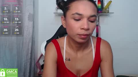 Snapshot of samanthaa_queen chatting on 10/24/25, 11:17 sam online show from 10/24/25, 11:17