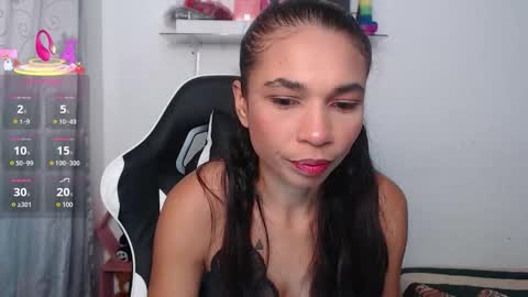 Snapshot of samanthaa_queen chatting on 11/13/25, 11:31 sam online show from 11/13/25, 11:31