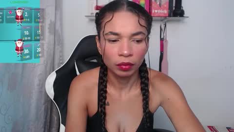 Snapshot of samanthaa_queen chatting on 12/17/25, 11:16 sam online show from 12/17/25, 11:16