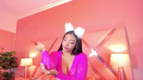 Samantha online show from 11/26/25, 11:55