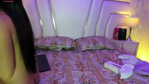 Samantha online show from 04/11/26, 12:09