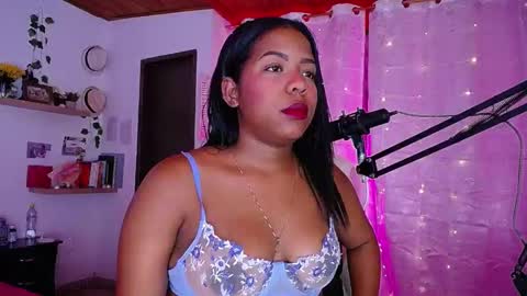 Snapshot of samanthabloom570089 chatting on 12/07/24, 11:40 Samantha Bloom  online show from 12/07/24, 11:40