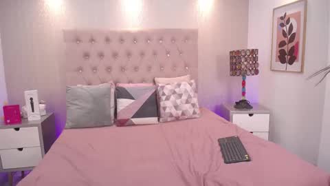 Samantha online show from 11/26/25, 06:03