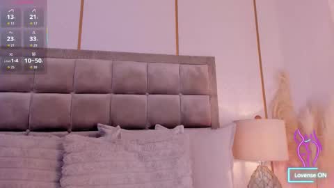 Snapshot of samanthaclay chatting on 09/12/25, 07:58 online show from 09/12/25, 07:58