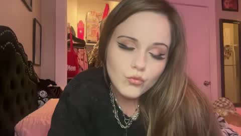 Snapshot of samanthafever chatting on 02/08/25, 03:52 samanthafever online show from 02/08/25, 03:52