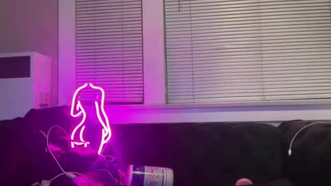 Snapshot of samanthafever chatting on 11/26/25, 09:21 samanthafever online show from 11/26/25, 09:21