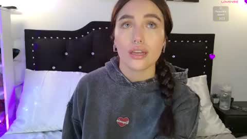 Snapshot of samanthagrant_ chatting on 06/11/26, 01:53 IGSamanthaGrant 10 online show from 06/11/26, 01:53