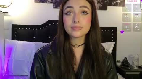 Snapshot of samanthagrant_ chatting on 06/12/26, 07:57 IGSamanthaGrant 10 online show from 06/12/26, 07:57