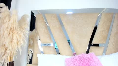 Samantha online show from 03/11/25, 07:47