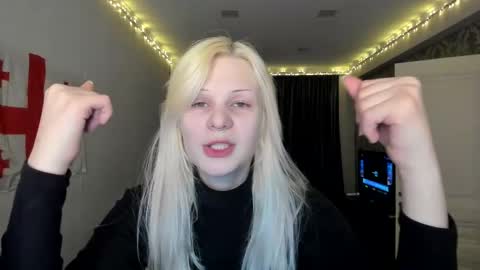 Snapshot of samanthamiasnik1 chatting on 02/23/25, 08:33 Samantha online show from 02/23/25, 08:33