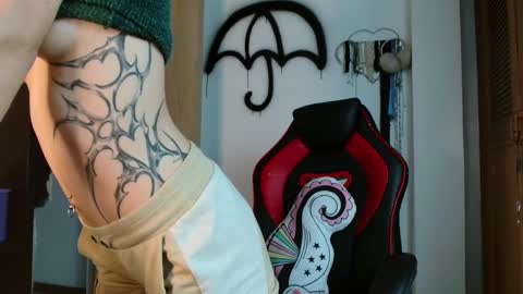 Snapshot of samantx chatting on 02/28/25, 07:03 lil sam online show from 02/28/25, 07:03