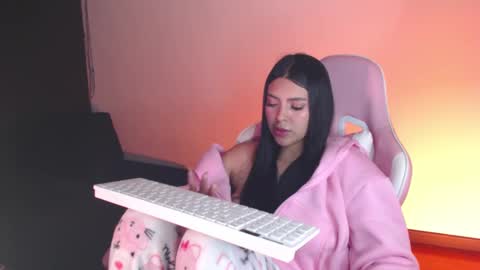 Snapshot of samara_lam chatting on 12/12/24, 08:47 Sammy  online show from 12/12/24, 08:47