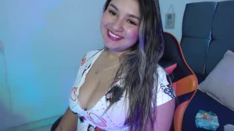 Snapshot of samara_wish chatting on 09/26/25, 01:15 samara_wish online show from 09/26/25, 01:15