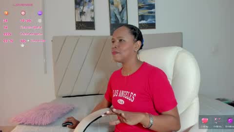 samaraa_smith1 online show from 04/28/26, 12:10