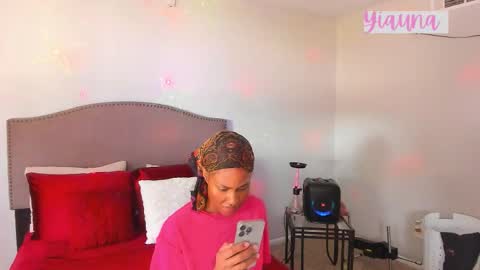 Snapshot of samatha1998 chatting on 11/21/25, 05:44 Yaya online show from 11/21/25, 05:44