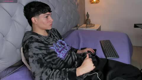 Sam online show from 04/17/26, 01:03