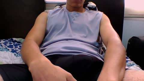 Snapshot of samblaze_21 chatting on 04/13/26, 12:54 samblade online show from 04/13/26, 12:54