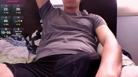 Snapshot of samblaze_21 chatting on 04/24/26, 12:51 samblade online show from 04/24/26, 12:51