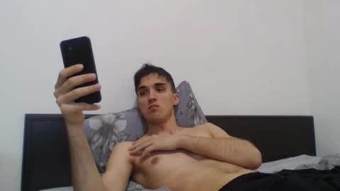 Snapshot of samcumtv chatting on 11/29/25, 09:34 multitooman online show from 11/29/25, 09:34