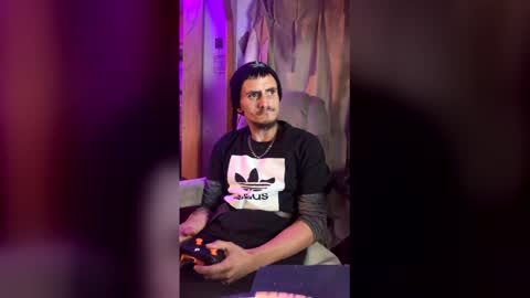 Snapshot of sameeed99 chatting on 12/16/25, 02:27 sameeed99 online show from 12/16/25, 02:27