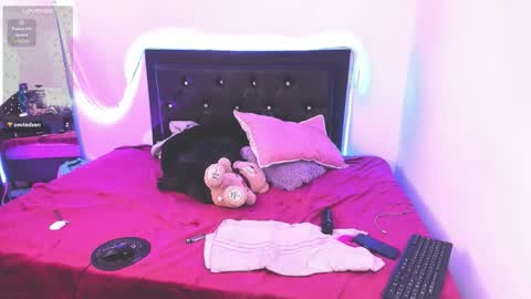 samiacooper25 online show from 11/25/25, 03:56