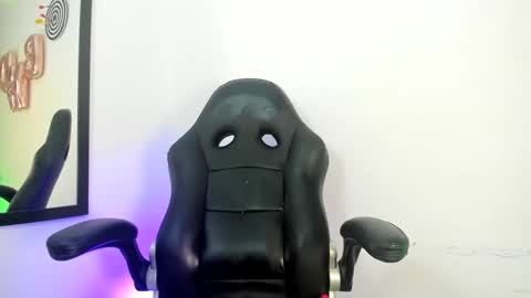 Snapshot of samikiulers chatting on 12/23/24, 04:33 Sami online show from 12/23/24, 04:33