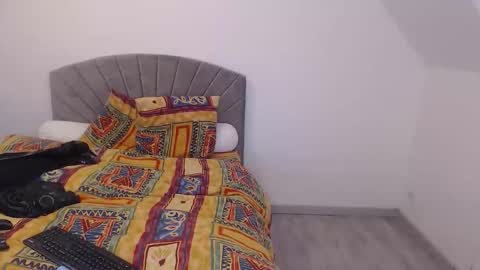 Snapshot of samlove502 chatting on 11/16/25, 08:03 samlove online show from 11/16/25, 08:03