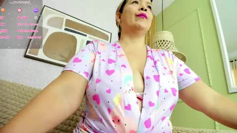 Snapshot of sammy_gray_ chatting on 05/20/26, 12:33 Sammy online show from 05/20/26, 12:33