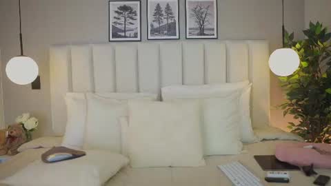 Snapshot of sammy_hamilton chatting on 06/26/26, 01:32 Ana online show from 06/26/26, 01:32