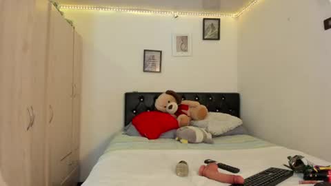 Snapshot of sammy_sophiaa chatting on 08/04/26, 12:03 Sophia online show from 08/04/26, 12:03
