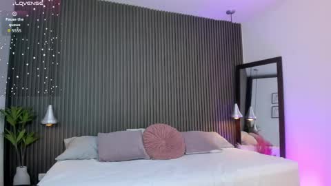 Axel online show from 04/15/26, 09:26