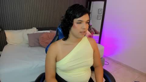 Snapshot of sammybrunette1 chatting on 06/11/26, 08:29 Axel online show from 06/11/26, 08:29