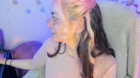 Snapshot of sammysammy_ chatting on 01/04/25, 07:13 online show from 01/04/25, 07:13