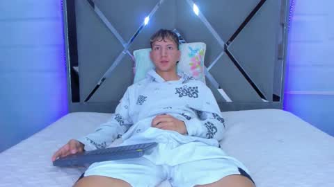 Snapshot of sammysex_ chatting on 12/05/25, 07:28 SAMMY online show from 12/05/25, 07:28