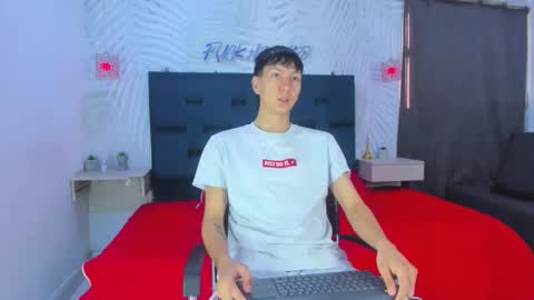 Snapshot of sammysex_ chatting on 12/14/25, 12:21 SAMMY online show from 12/14/25, 12:21