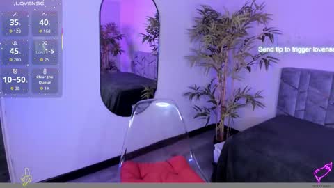 Snapshot of sammyy_owens_ chatting on 11/27/25, 04:25 Sammy online show from 11/27/25, 04:25