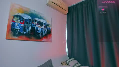 Snapshot of samuel_andrew chatting on 02/24/25, 05:43 Samuel online show from 02/24/25, 05:43