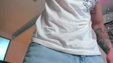 Snapshot of samuel_andrew chatting on 10/11/25, 05:17 Samuel online show from 10/11/25, 05:17