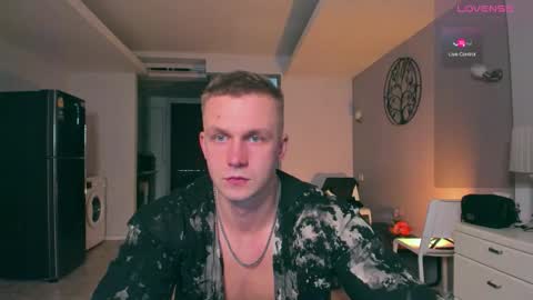 Snapshot of samuel_andrew chatting on 10/12/25, 05:28 Samuel online show from 10/12/25, 05:28