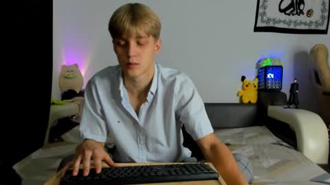 Sam online show from 09/22/25, 05:42