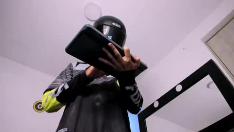   online show from 04/21/26, 02:51