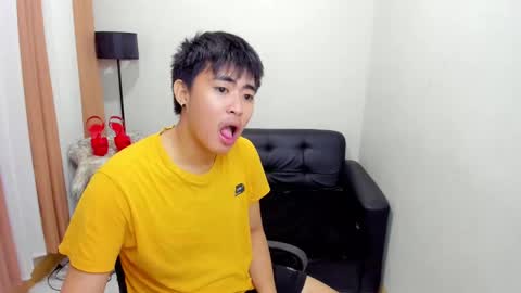 Snapshot of samuelangelo chatting on 12/02/24, 02:09 Sam online show from 12/02/24, 02:09