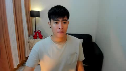 Snapshot of samuelangelo chatting on 12/16/24, 08:31 Sam online show from 12/16/24, 08:31