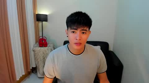 Snapshot of samuelangelo chatting on 12/17/24, 05:29 Sam online show from 12/17/24, 05:29