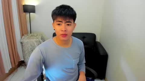 Snapshot of samuelangelo chatting on 12/19/24, 06:34 Sam online show from 12/19/24, 06:34