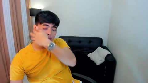 Snapshot of samuelangelo chatting on 02/04/25, 08:13 Sam online show from 02/04/25, 08:13